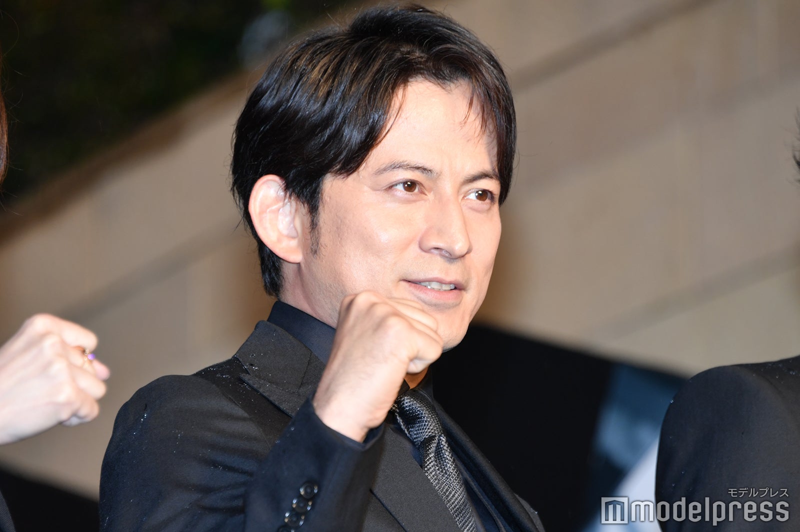 岡田准一、雨天イベントで報道陣に気遣いの一言＜最後まで行く＞