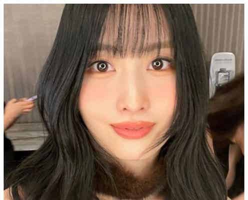 TWICEモモ、胸元チラリ ダヒョンとの密着ショット公開「美しすぎる」「2人とも眩しい」の声