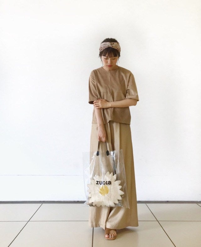 ロングヘアはカンタンまとめ髪とヘアバンドでスッキリ 暑苦しい時期の爽やかなアレンジ コーデ8選 モデルプレス