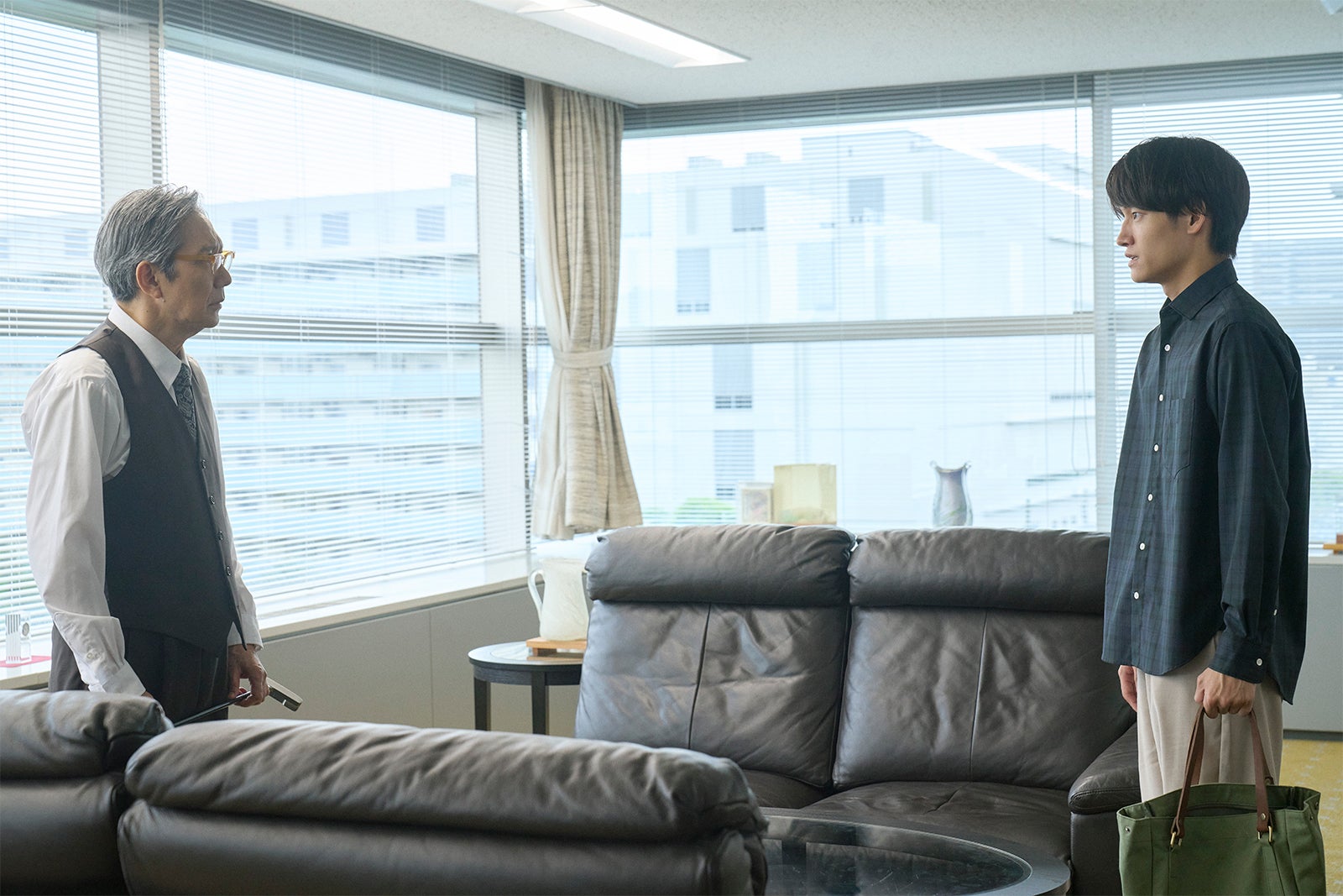 （左から）吉満寛人、佐野晶哉「離婚後夜」第9話（C）ABC