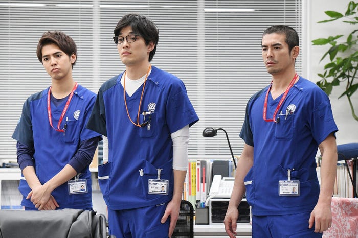 片寄涼太、谷恭輔、伊藤英明/「病室で念仏を唱えないでください」第4話より(C)TBS