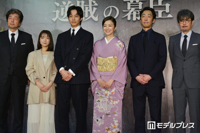 中村雅俊、上白石萌音、松坂桃李、鈴木京香、北村有起哉、岡部たかし(C)モデルプレス