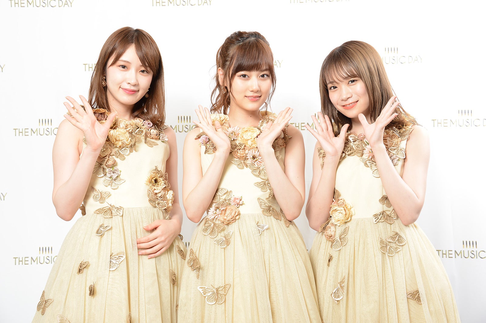 ＜THE MUSIC DAY＞乃木坂46秋元真夏＆高山一実、“同期”日テレ市來玲奈アナとの共演に歓喜「何でも喋っちゃいそう」【舞台裏取材】 