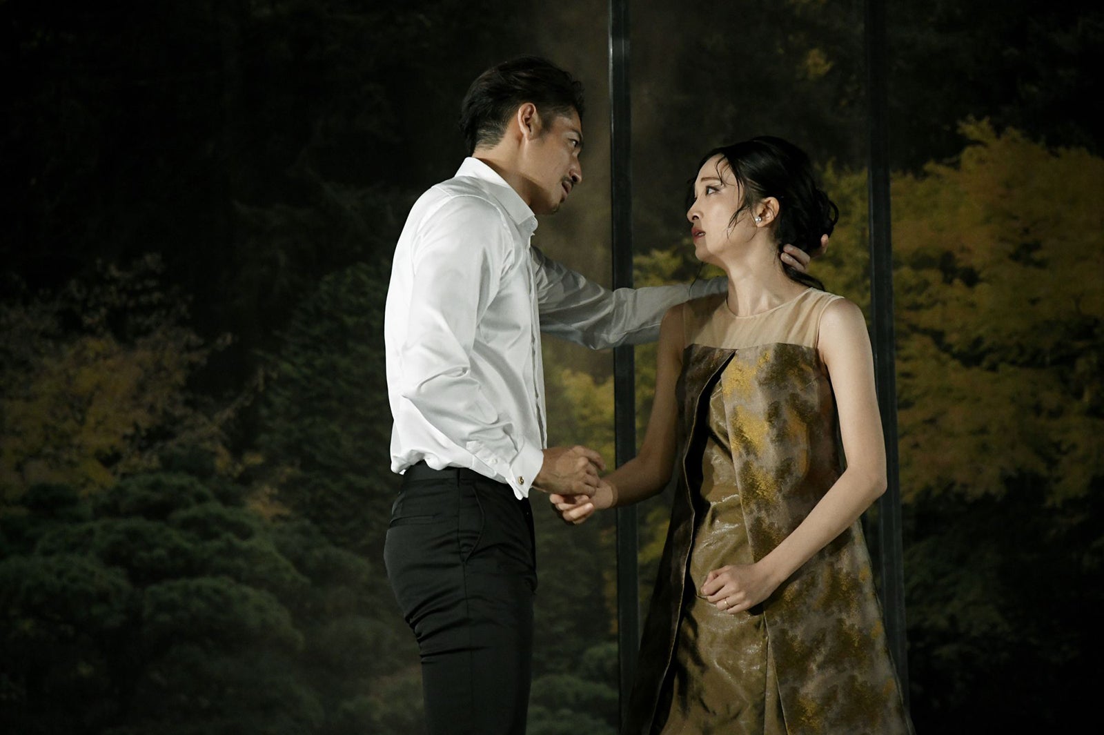 舞台「危険な関係」より（撮影：細野晋司）