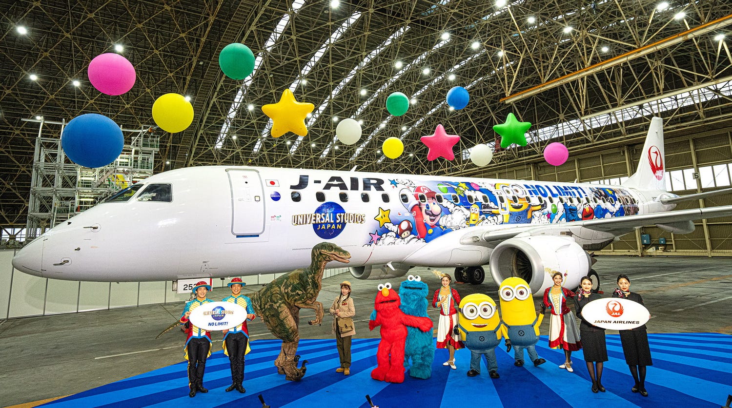JAL×USJ特別ジェットが就航 ミニオンやマリオ達の賑やかデザイン