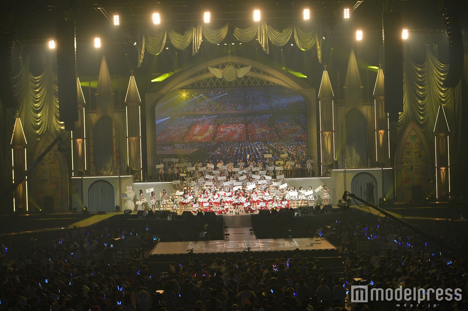 「渡辺麻友卒業コンサート～みんなの夢が叶いますように～」（C）モデルプレス