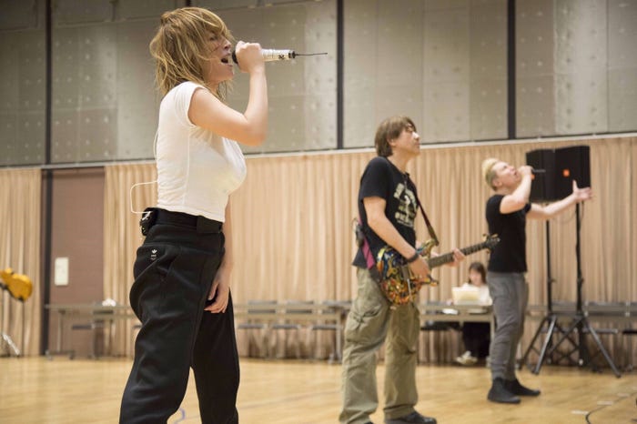 通しリハーサルの様子(画像提供:avex)