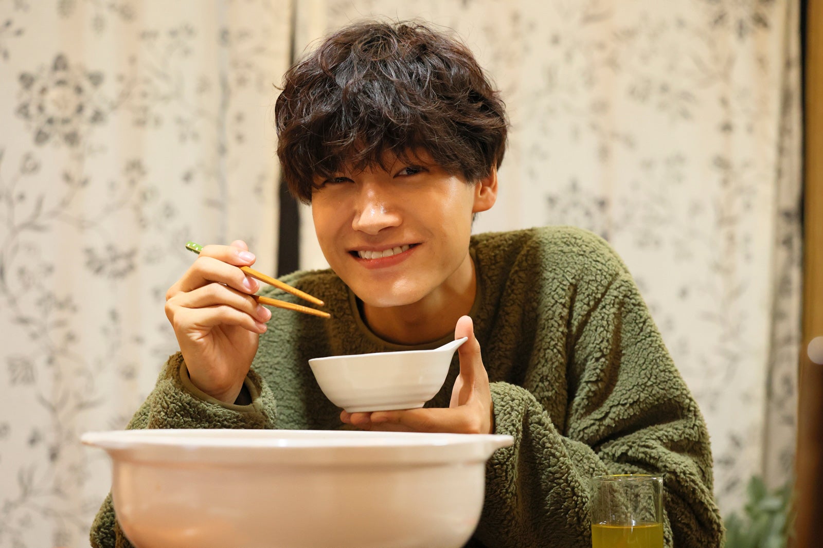 Aぇ! group佐野晶哉「ジョーシキ劇場」で息子役を熱演　横山裕との“鍋エピソード”明かす