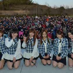 宮澤佐江、佐藤亜美菜、河西智美、板野友美、島田晴香、加藤玲奈(C)AKS