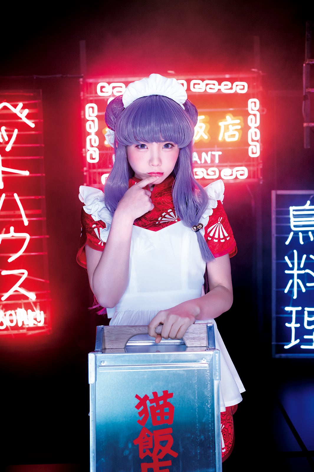 えなこ1stメジャー写真集「えなこcosplayer」（集英社）より（提供写真）