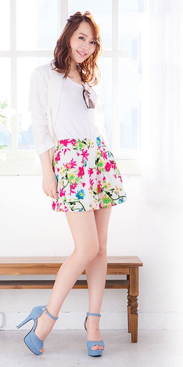 バックウエストゴム☆タック入シフォン花柄ショートパンツ「神戸レタス」2290円（税込）／画像提供：神戸レタス