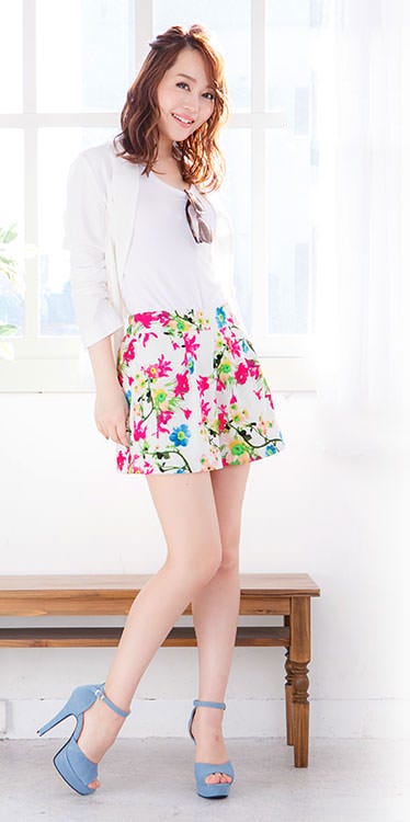 バックウエストゴム☆タック入シフォン花柄ショートパンツ「神戸レタス」2290円(税込)/画像提供:神戸レタス