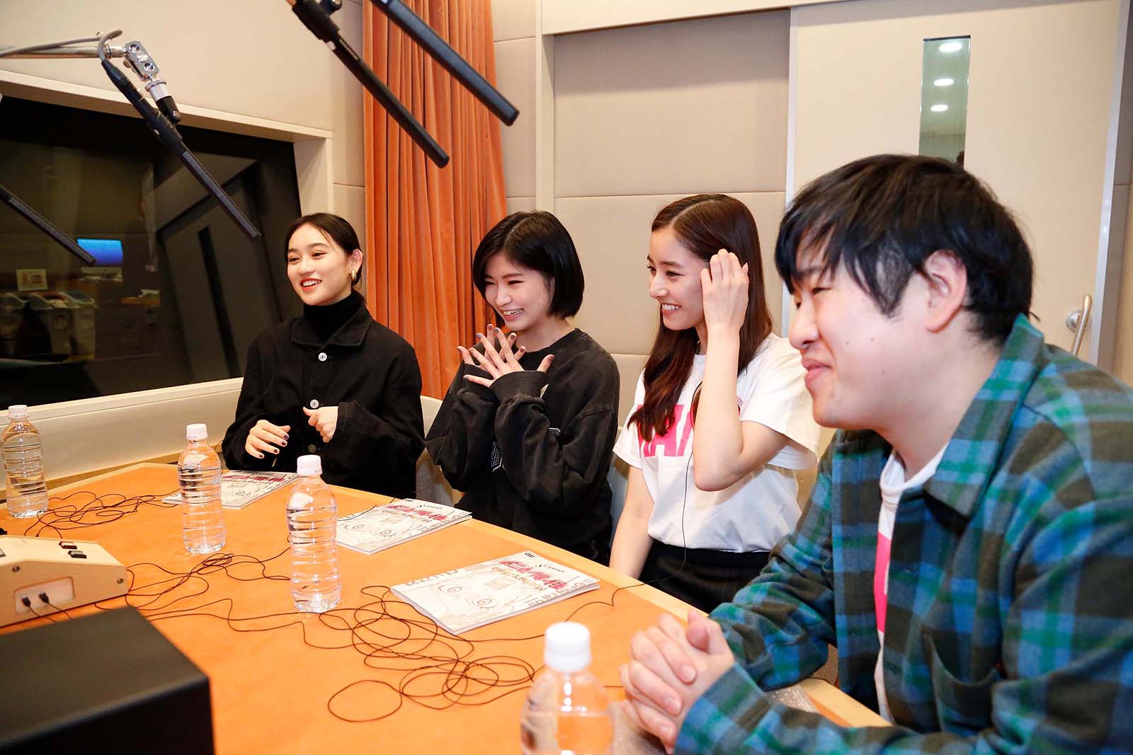 佐々木莉佳子、加賀楓、新木優子、森田甘路（C）フジテレビ