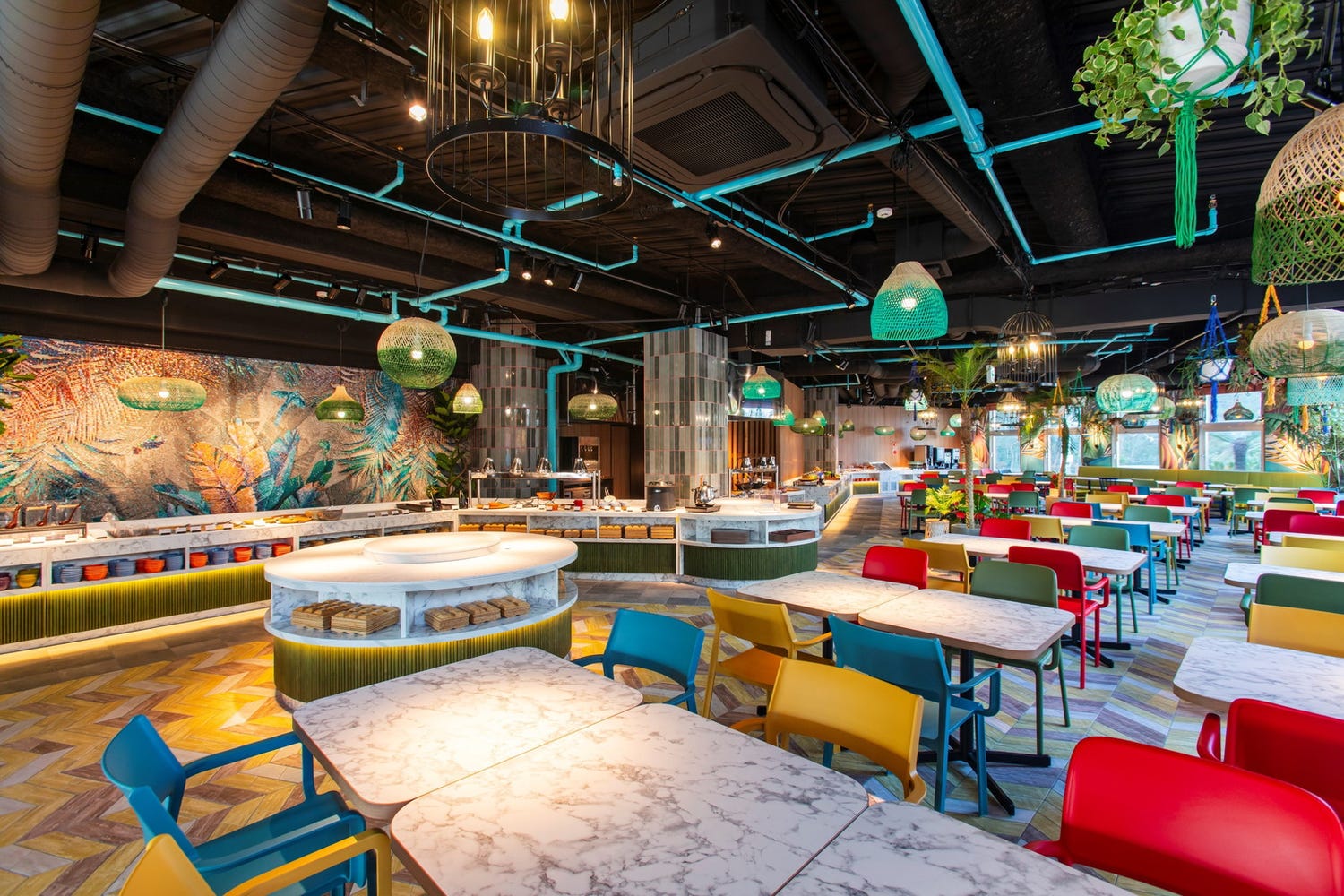 沖縄にアート×自然のライフスタイルホテル「トゥインラインホテル」3つの寛げるシェア空間を完備