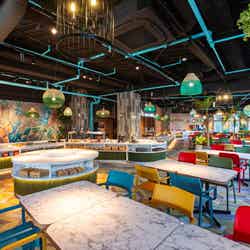 沖縄にアート×自然のライフスタイルホテル「トゥインラインホテル」3つの寛げるシェア空間を完備