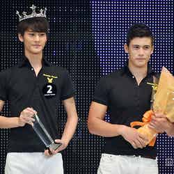 「サマンサタバサ・メンズモデルオーディション2015」のグランプリ（KING of KINGZ）鎌田直利さん（左）