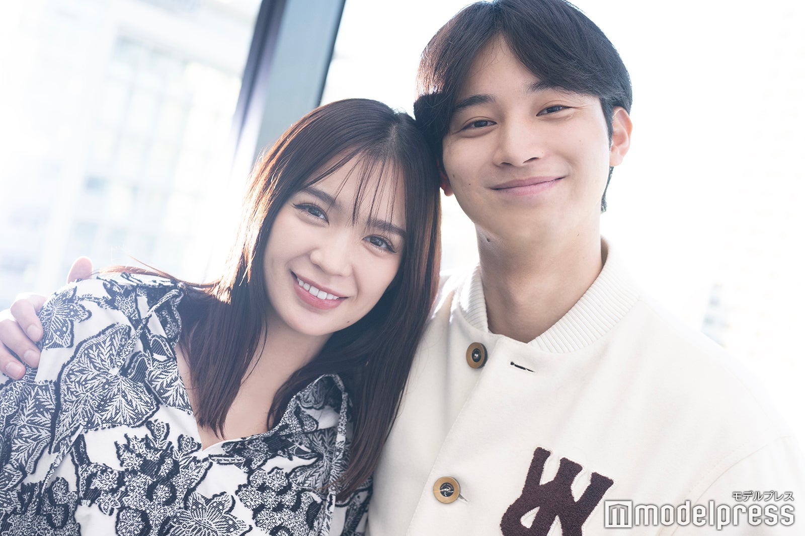 矢ヶ部初音、高崎凌（C）モデルプレス