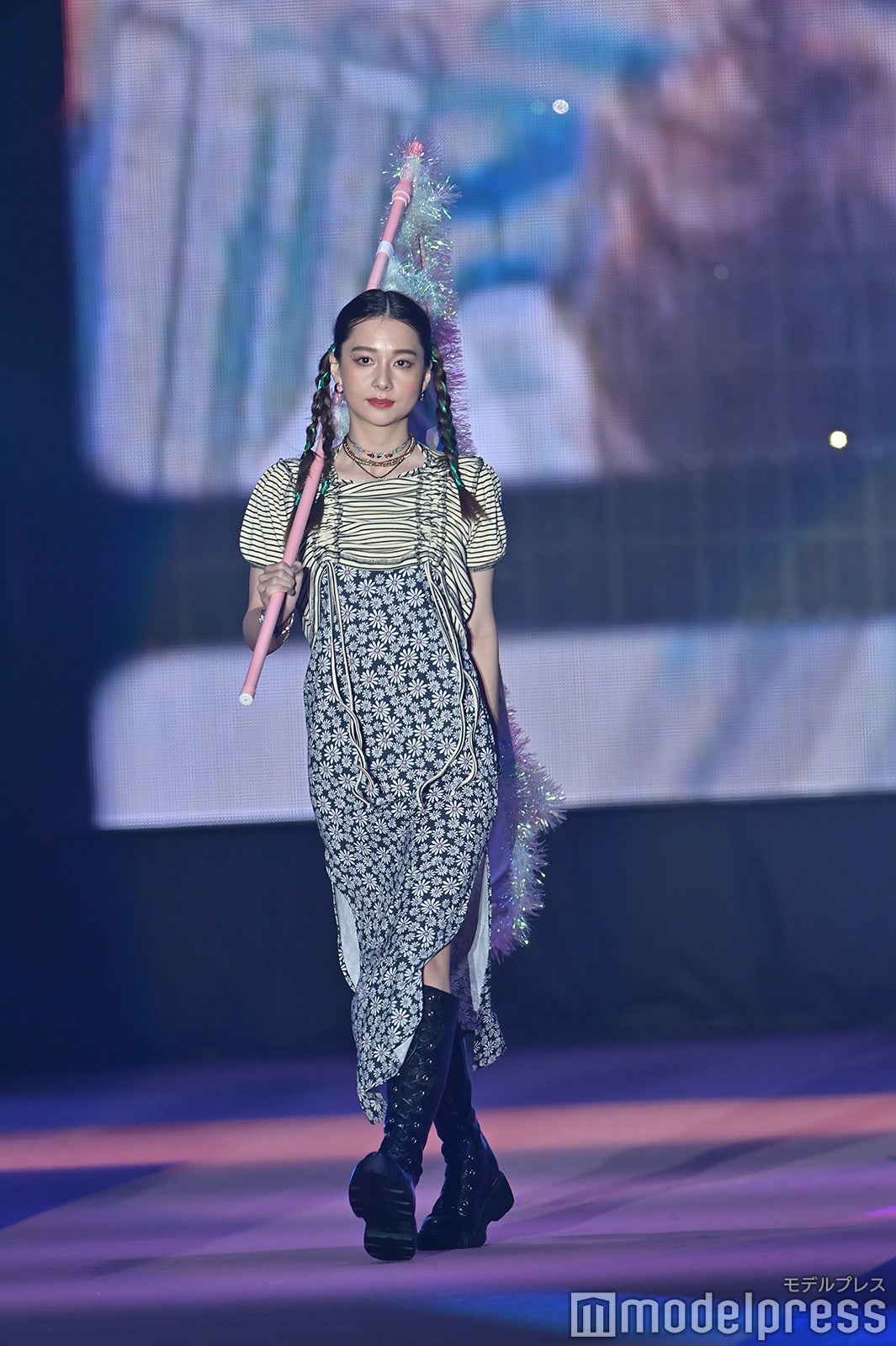 （C）モデルプレス