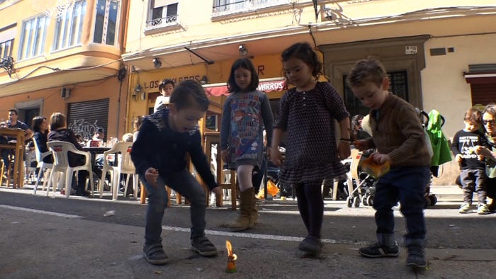 爆竹(画像提供:毎日放送)