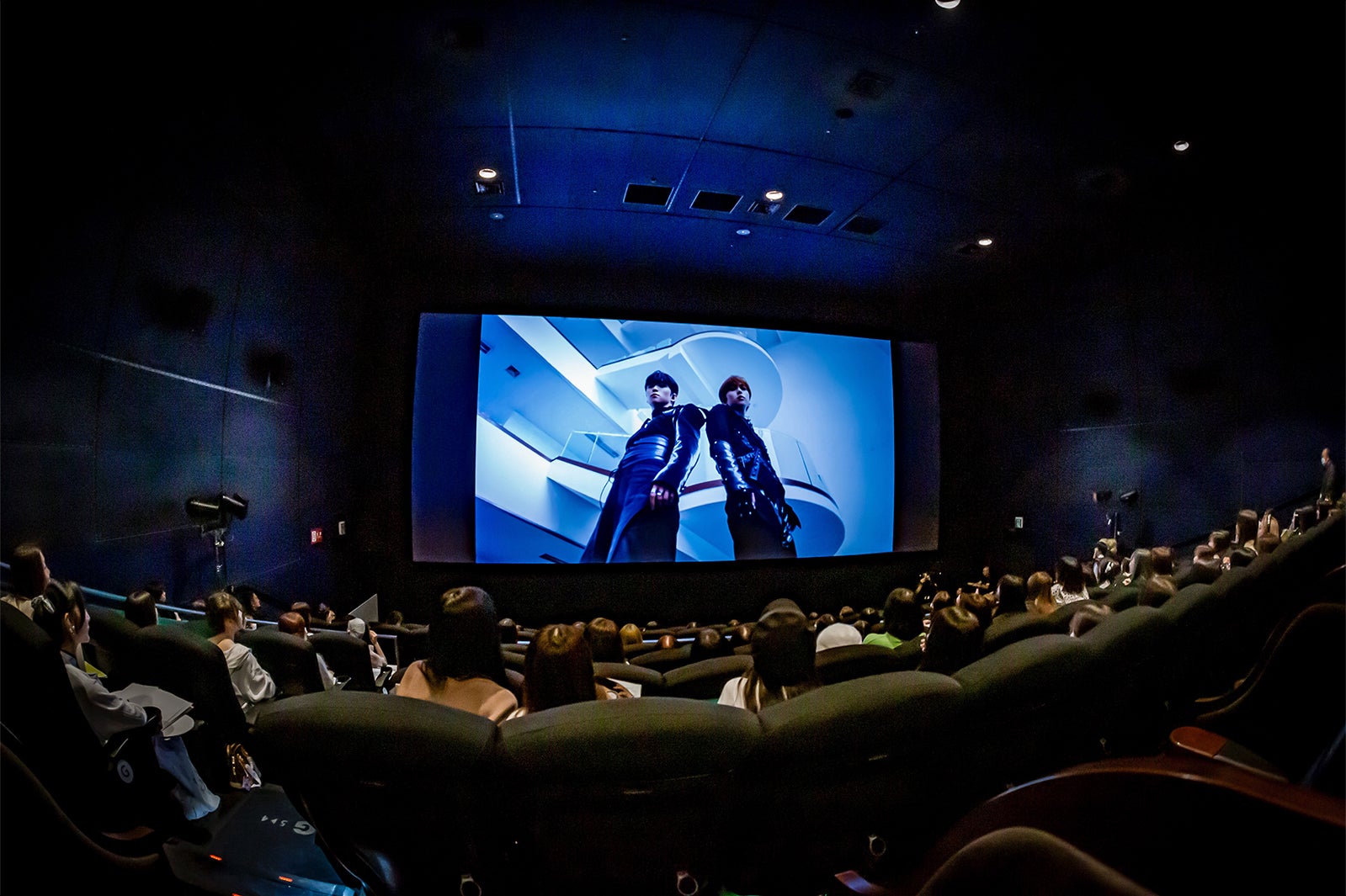 INI（C）LAPONE Entertainment