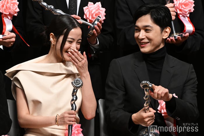 広瀬すず、吉沢亮(C)モデルプレス