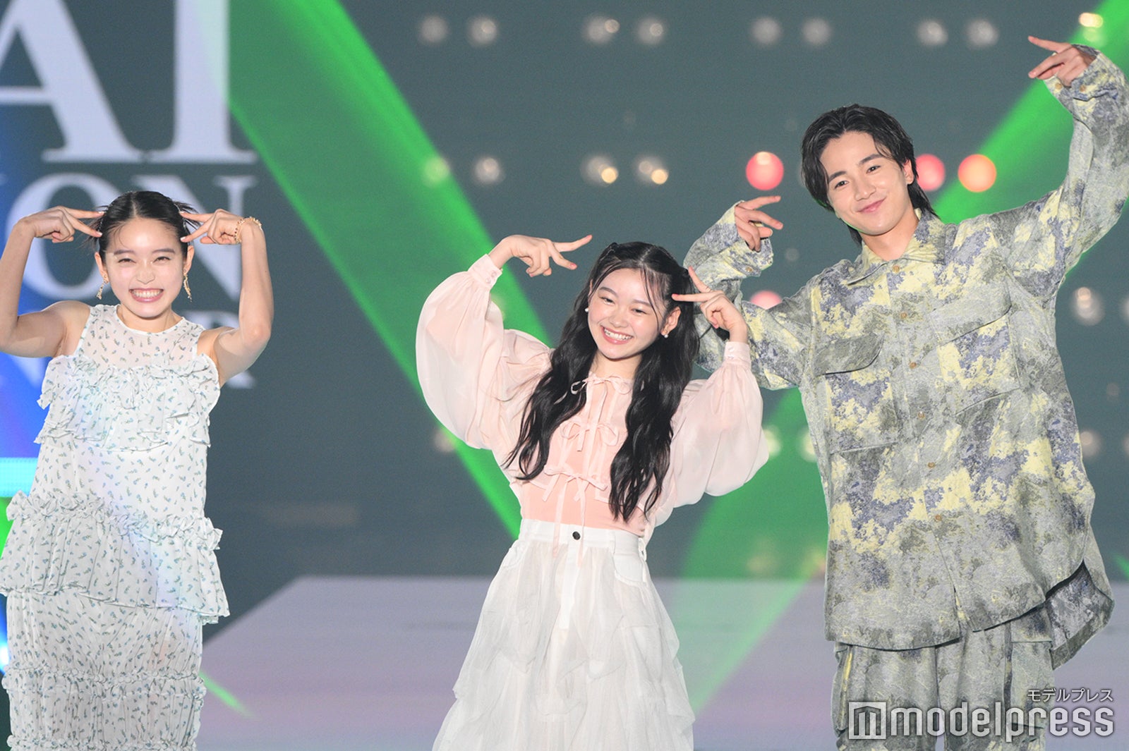 高石あかり、鈴川紗由、木戸大聖（C）モデルプレス