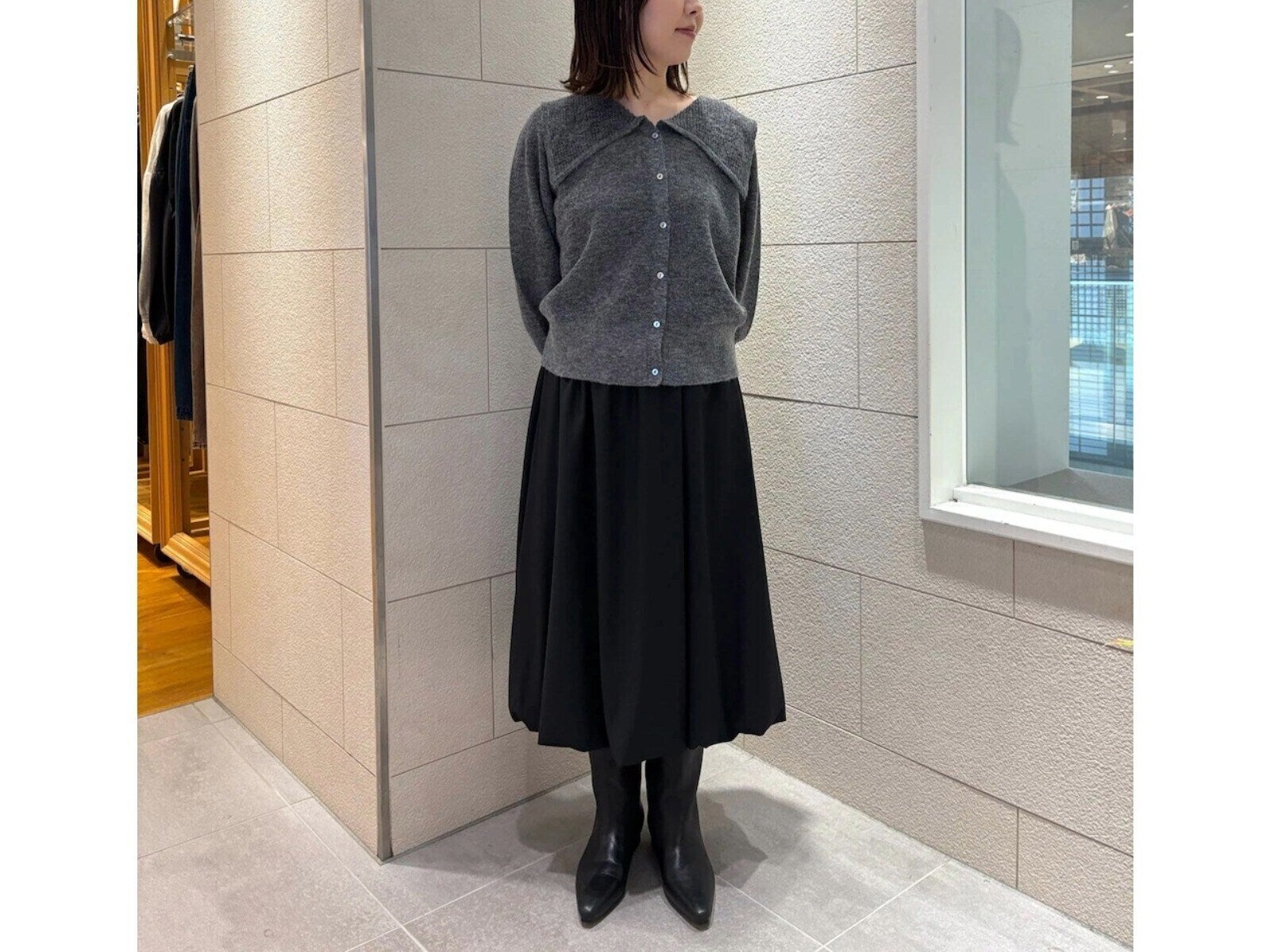 半端丈ボトムスをトレンドの「ロングブーツ」でさらにあか抜け！ 40代がマネしたい秋冬ブーツコーデ
