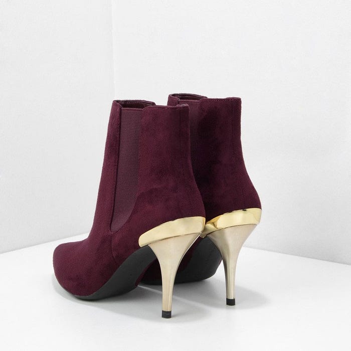 テクスチャードチェルシーブーツ「CHARLES & KEITH」9,612円(税込)/画像提供:CHARLES & KEITH