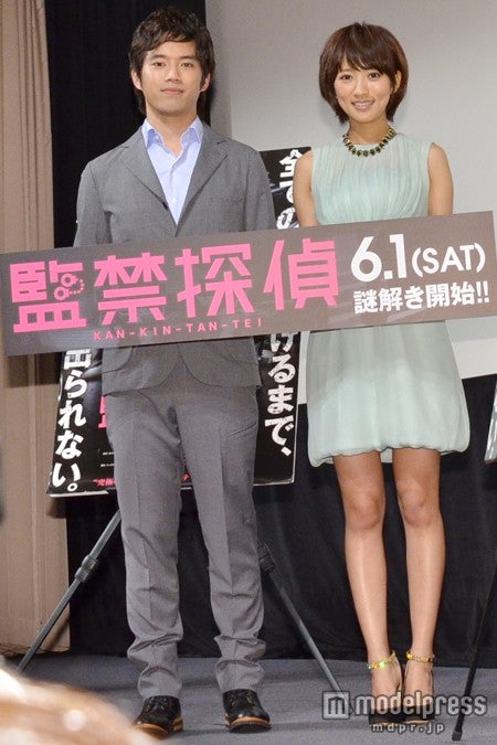 映画「監禁探偵」の完成披露試写会に出席した（左から）三浦貴大、夏菜