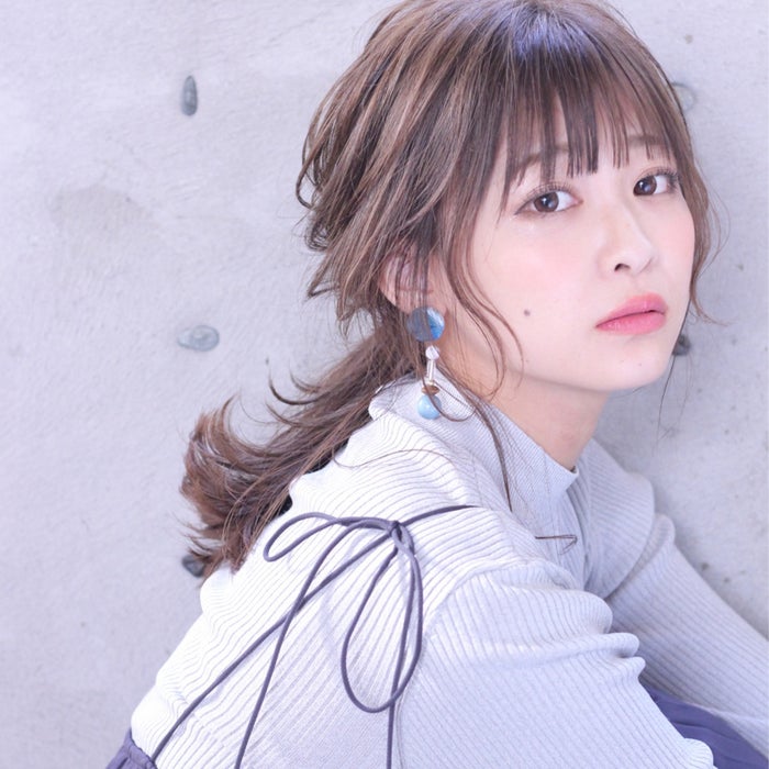 ひとつ結びアレンジでいつも可愛く オフィスにも な髪型 モデルプレス ひとつ結びアレンジでいつも可愛く オフィスにも な髪型 モデルプレス