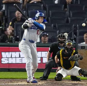 ドジャース36分の圧巻猛攻！七回に打者15人で10得点！大谷翔平は適時二塁打＆押し出し四球 打者10人目で1アウト パイレーツファンは大ブーイング