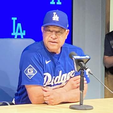 なぜ？移籍後初勝利翌日にマイナー降格 異例の入れ替えをロバーツ監督が説明「いずれ戻す予定だ」剛腕の新星・ハルバーセンに代わってナックが昇格