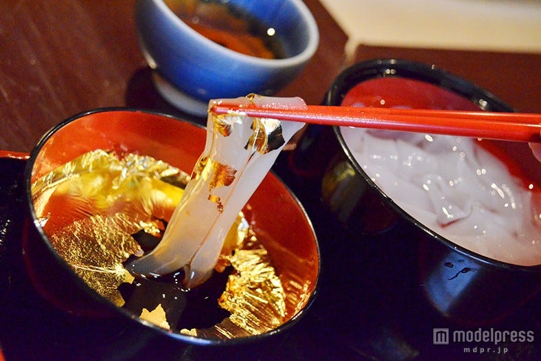 贅沢すぎる“金箔くずきり”を金沢で味わってみた