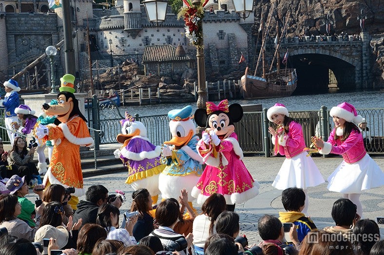 「カラフルホリデー・グリーティング」鈴を鳴らすゲストは手拍子で参加