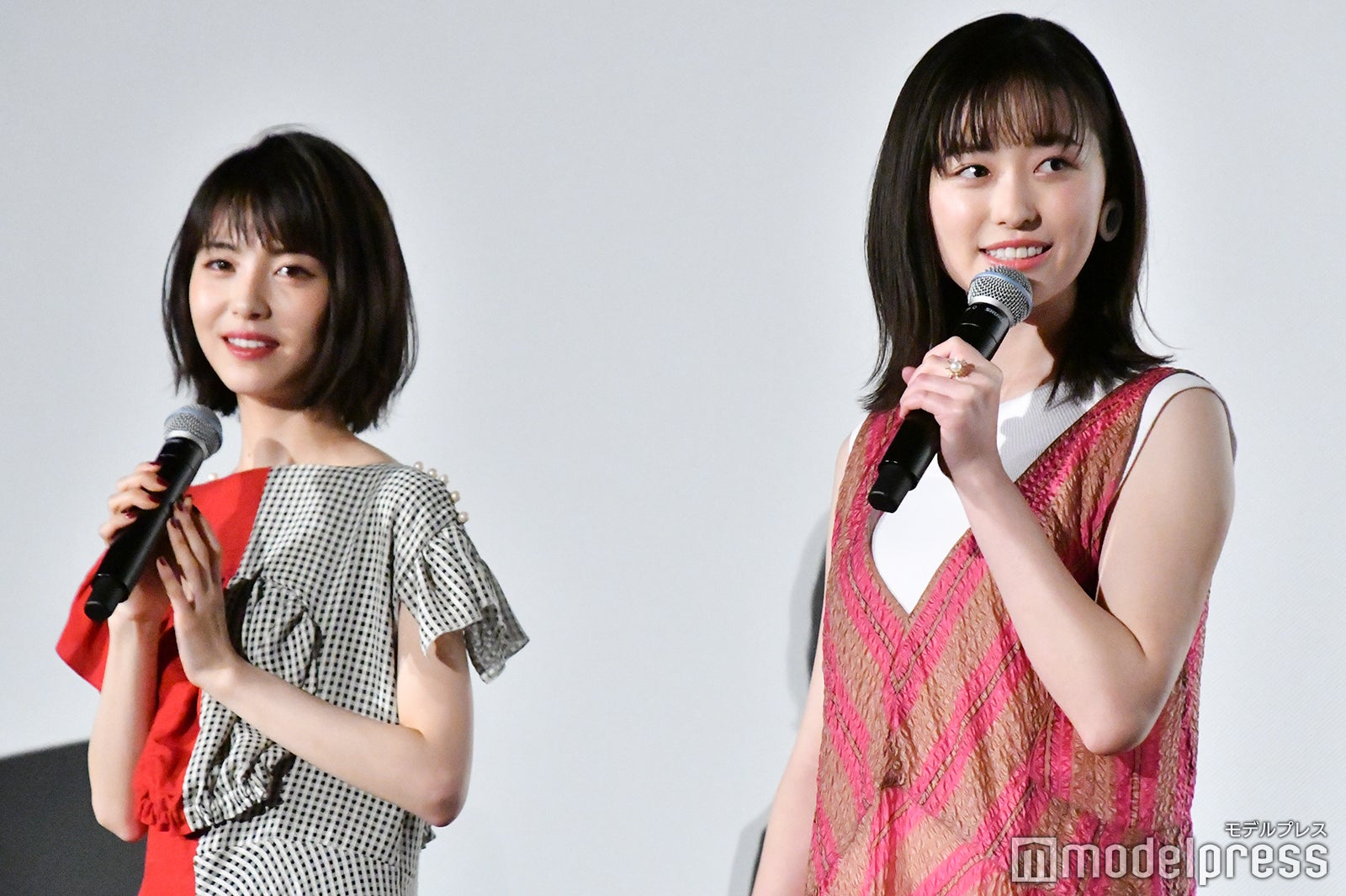 浜辺美波、福原遥 （C）モデルプレス