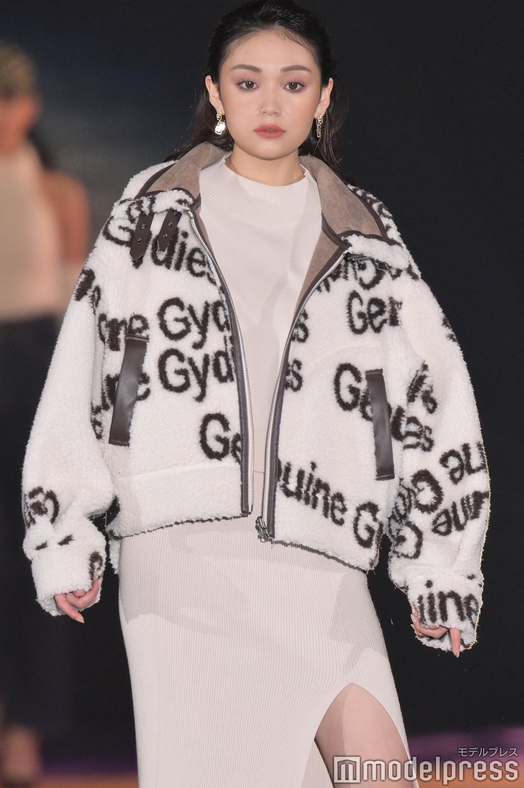 （C）モデルプレス