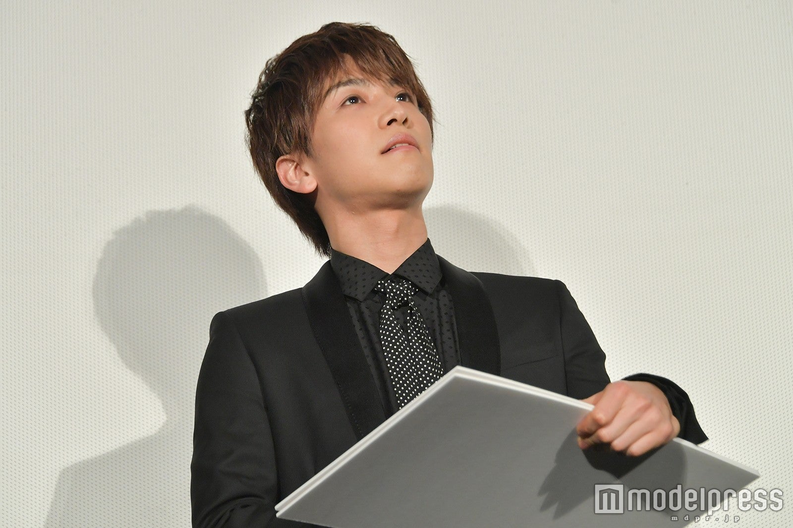 答えを考える岩田剛典③（C）モデルプレス