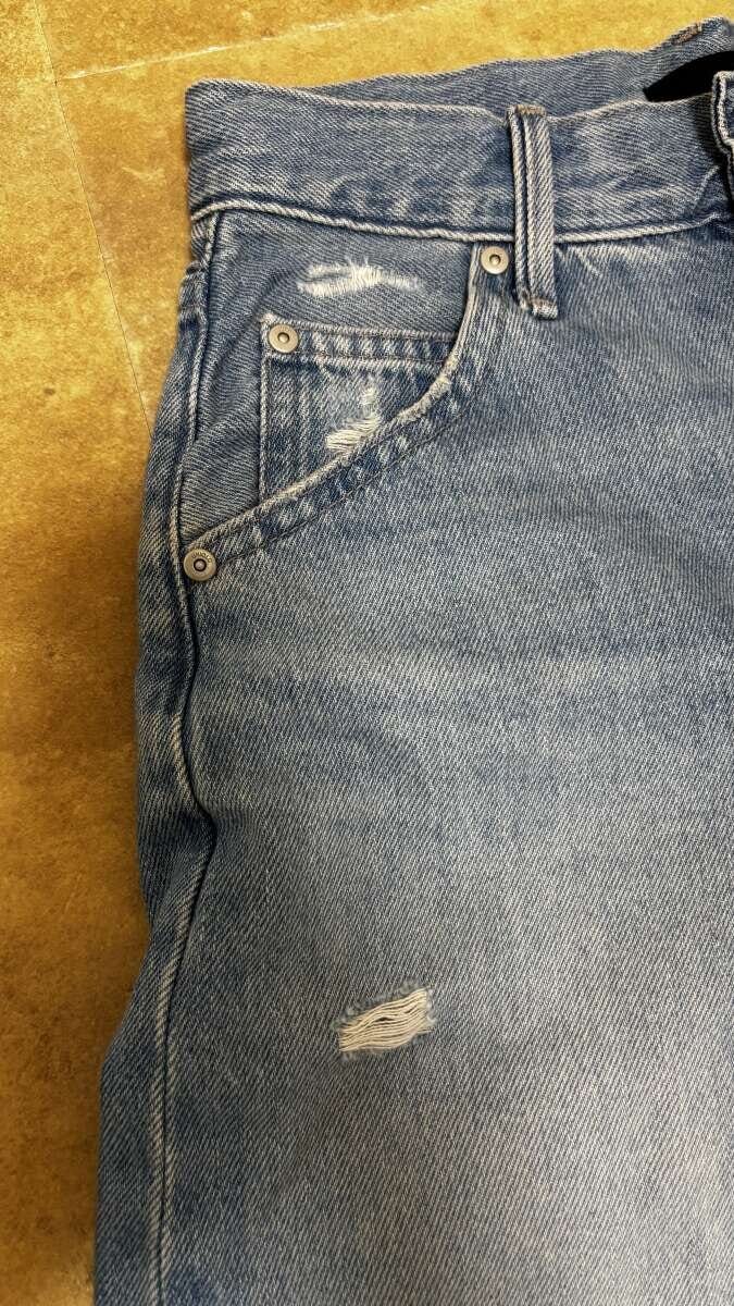 ユニクロ　バギーカーブジーンズ　ウエストまわりアップ