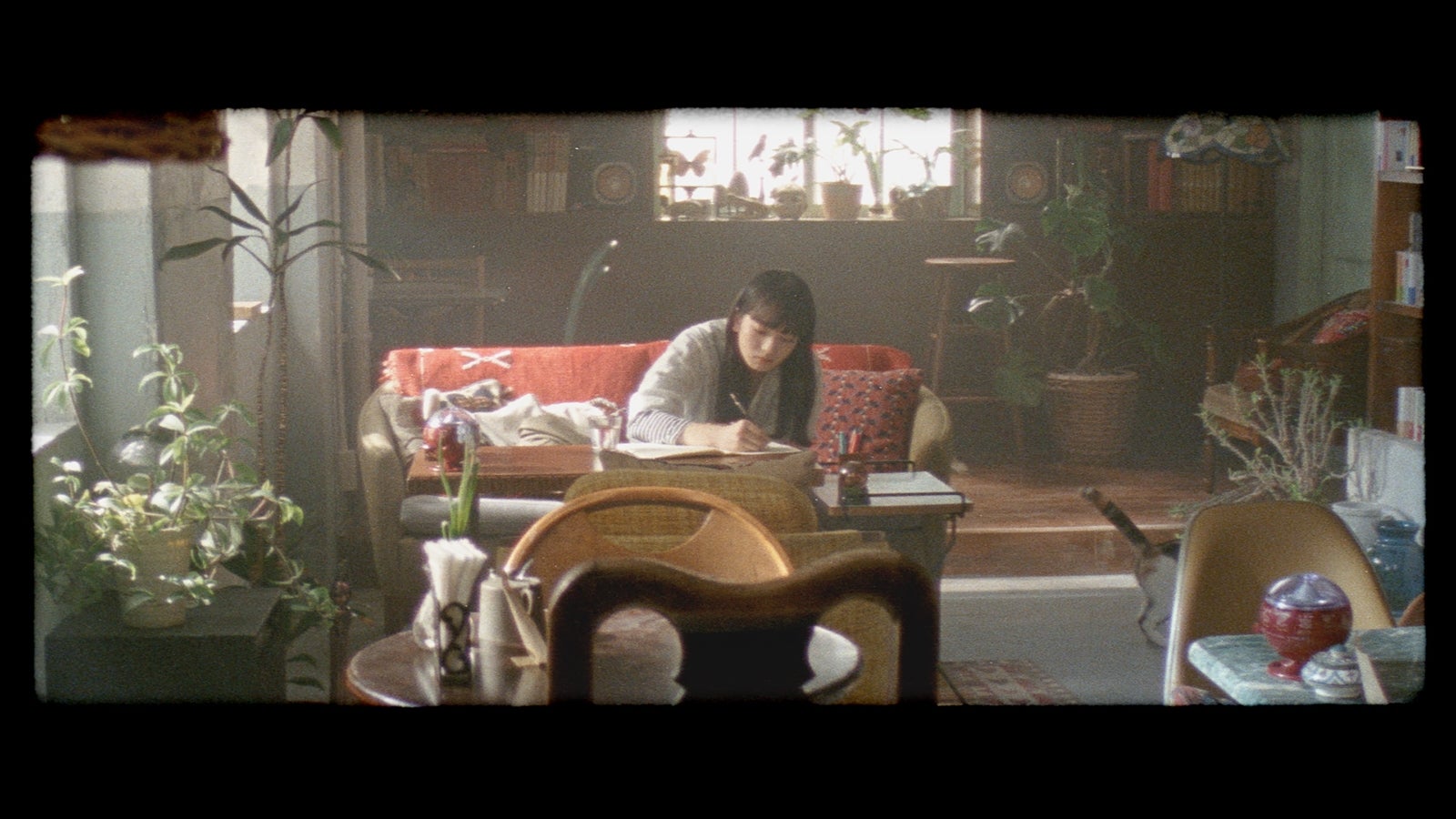 小松菜奈「君とノートとコーヒーと」より（提供画像）