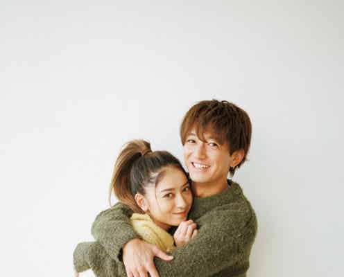みちょぱ、夫・大倉士門と密着ハグ 結婚後誌面初登場で仲良しエピソード明かす