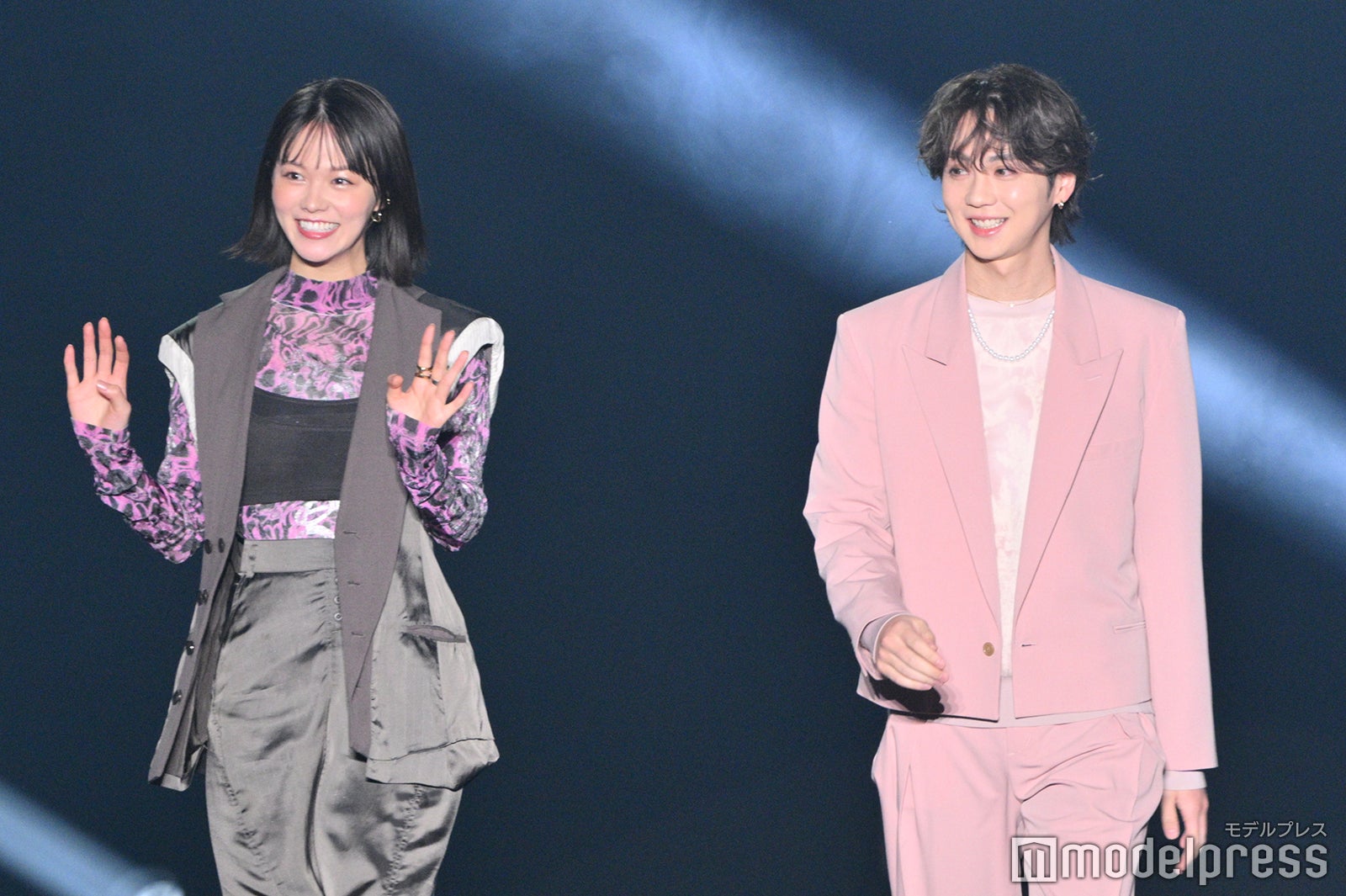 志田彩良、吉野北人（C）モデルプレス