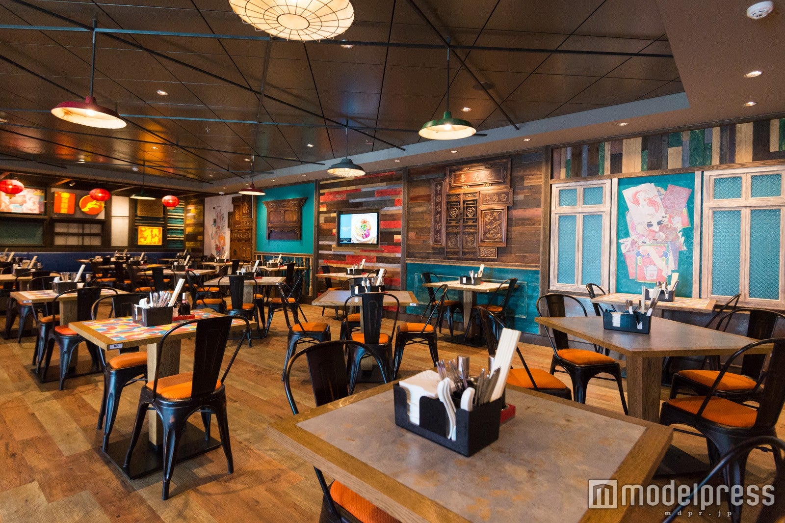 （C）モデルプレス