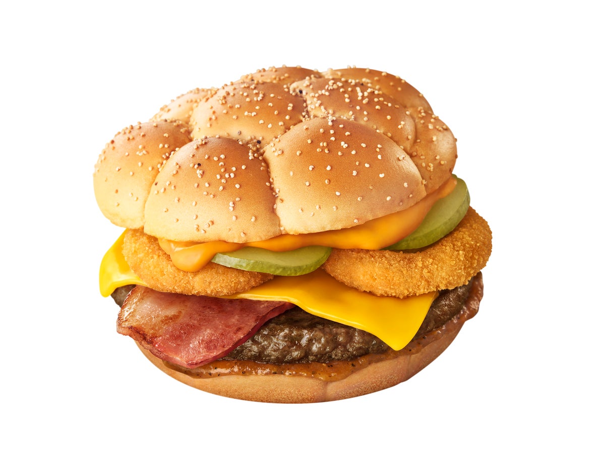 ワイルドビーフバーガー オニオンリング＆チーズ／画像提供：日本マクドナルド