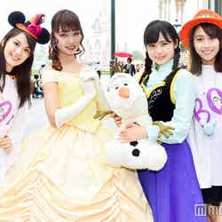（左から）松田佳奈子（モデル）、もえかさん、せりさん、山本沙樹（モデル）／（C）モデルプレス（C）Disney
