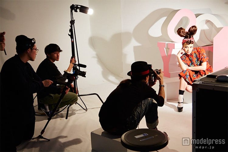 画像2/4) 土屋アンナ、香里奈ら豪華モデル集結 「TGC」×レスリー・キー 