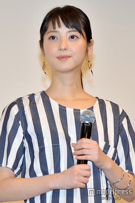 木下の言葉を喜ぶ佐々木希