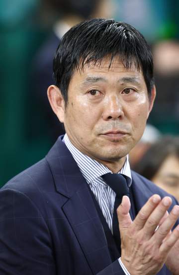 森保監督 大勝直後に異例の青空ミーティング 身ぶり手ぶり交え選手たちに語りかける→一本締め「次にパワーアップしていくことができた」