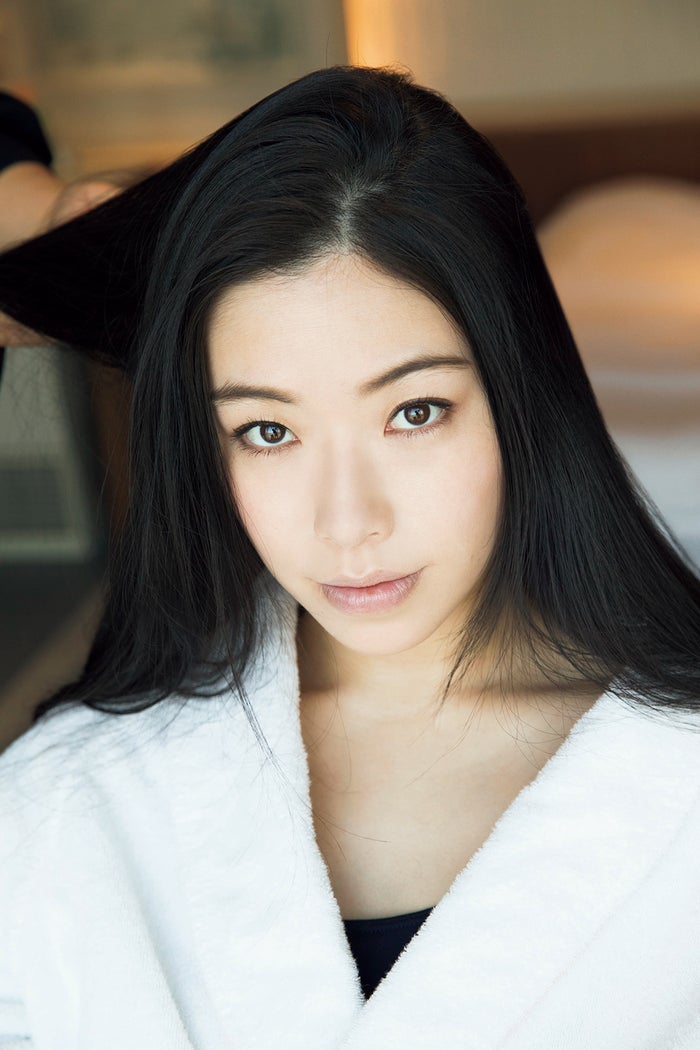 “セクシー番長”小田飛鳥、豊満バスト開放 ダイナマイトボディの全てを解説