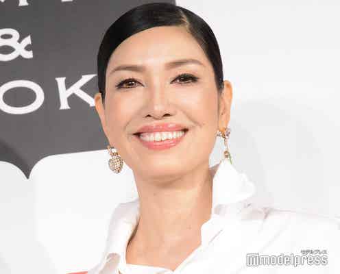 アンミカ、22年前の素肌&美脚輝くドレス姿に「美しい」「さすがのスタイル」と反響