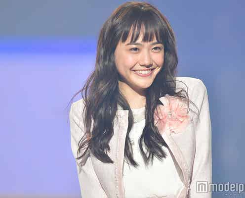 松井愛莉、モテ系春コーデで笑顔振りまく<神コレ2018S/S>